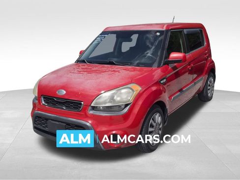 Used 2013 Kia Soul FWD image 1