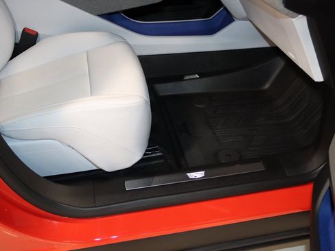 Used 2025 Cadillac Optiq Sport 2 w/ LPO, Floor Liner Package image 65