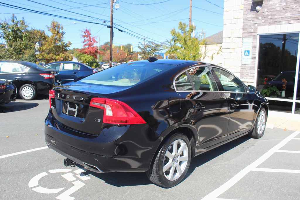Used 2016 Volvo S60 T5 Premier w/ Convenience Package FWD image 5