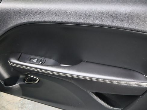 Used 2018 Dodge Challenger SRT Hellcat RWD image 13