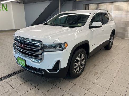 Used 2022 GMC Acadia SLE w/ Driver Convenience Package image 3