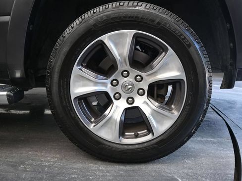 Used 2019 RAM 1500 Laramie AWD/4WD image 12