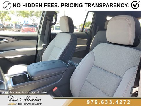 Used 2026 Chevrolet Traverse LT w/ Driver Confidence Package FWD image 13