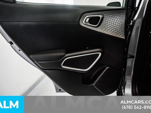 Used 2025 Kia Soul LX w/ LX Technology Package FWD image 40