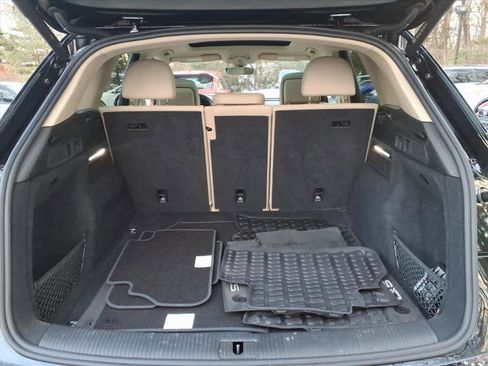 Used 2023 Audi Q5 2.0T Premium w/ Convenience Package image 13