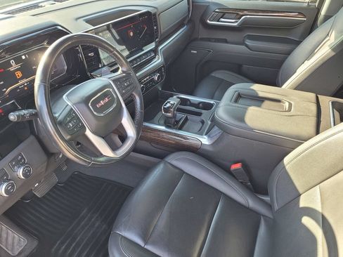 Used 2022 GMC Sierra 1500 Elevation w/ Elevation Premium Package AWD/4WD image 10