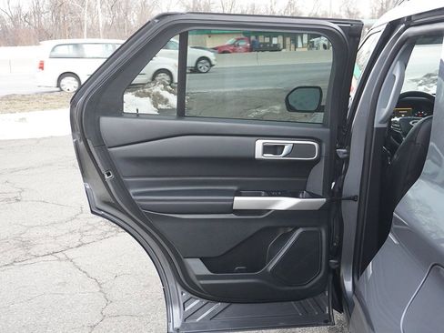 Used 2022 Ford Explorer XLT w/ Equipment Group 202A image 29