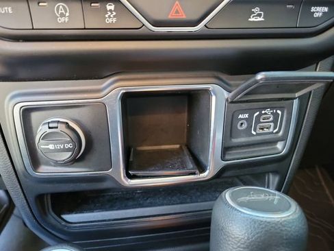 Used 2023 Jeep Gladiator Sport image 29