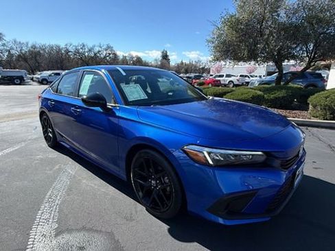 Used 2023 Honda Civic Sport image 2