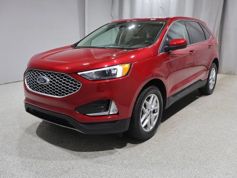Used 2024 Ford Edge SEL w/ Convenience Package AWD/4WD image 6