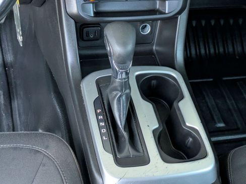 Used 2022 Chevrolet Colorado LT w/ Fleet Safety Package RWD image 20