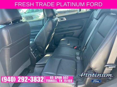 Used 2015 Ford Explorer XLT w/ Equipment Group 202B FWD image 8