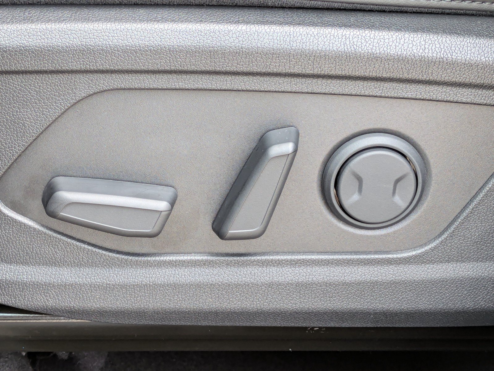 Certified 2026 Kia Sorento S w/ S Panoramic Sunroof Package FWD image 17
