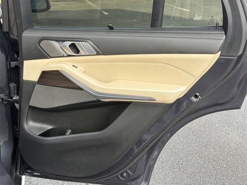 Used 2021 BMW X5 xDrive45e w/ Premium Package image 14