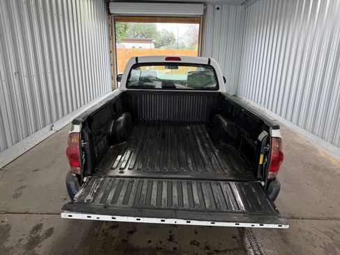 Used 2012 Toyota Tacoma 2WD Regular Cab image 10