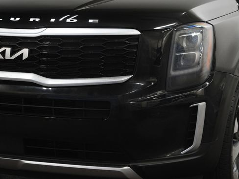 Used 2022 Kia Telluride EX w/ EX Premium Package image 9