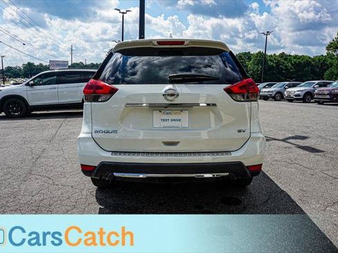 Used 2018 Nissan Rogue SV FWD image 14
