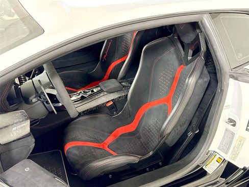 Used 2018 Lamborghini Huracan image 12