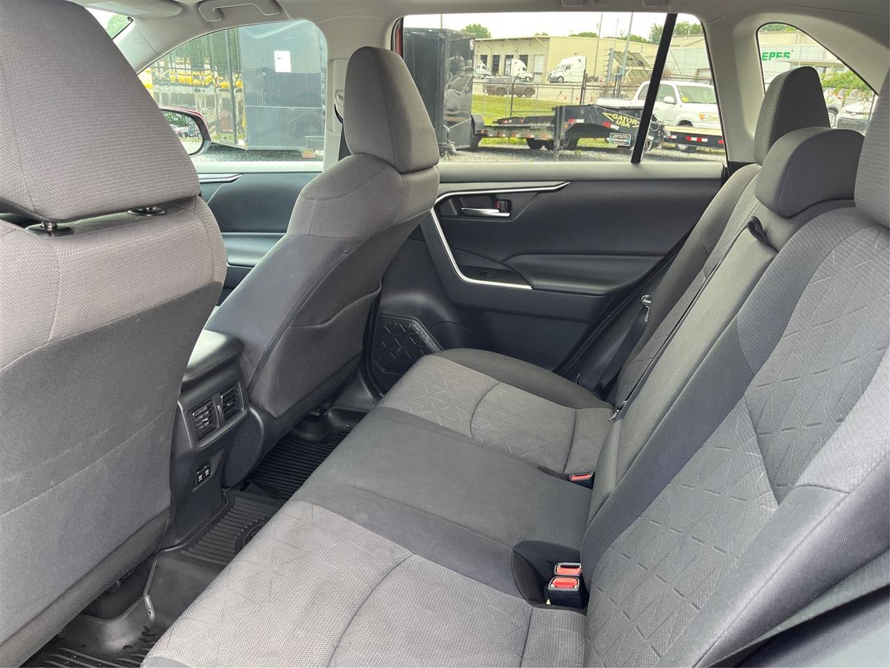 Used 2019 Toyota RAV4 XLE w/ Convenience Package AWD/4WD image 10