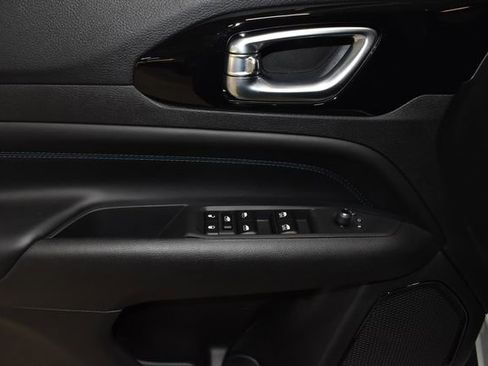 New 2026 Jeep Compass Limited image 25