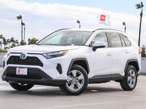Certified 2025 Toyota RAV4 XLE image 1