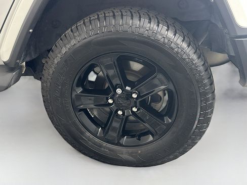 Used 2021 Jeep Wrangler Unlimited Sahara image 11