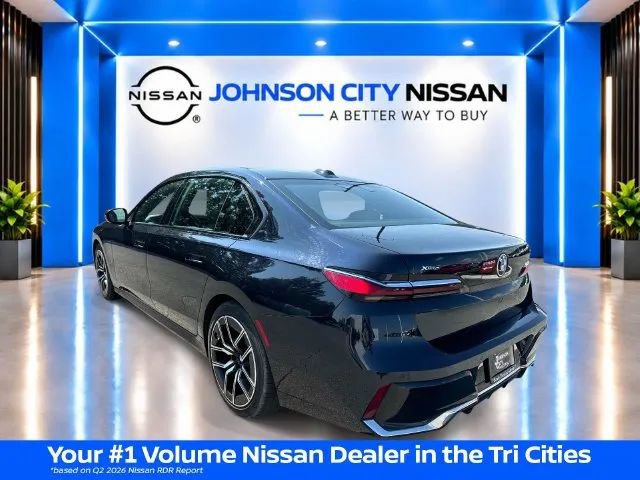 Used 2025 BMW 740i xDrive w/ Premium Package AWD/4WD image 6