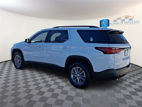 Used 2023 Chevrolet Traverse LT image 4
