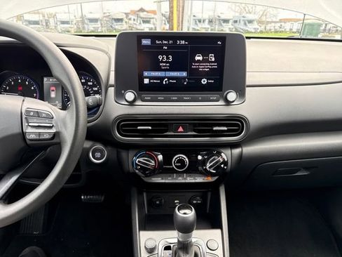 Used 2022 Hyundai Kona SEL image 22