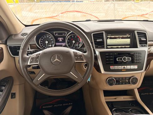 Used 2014 Mercedes-Benz GL 450 4MATIC image 34