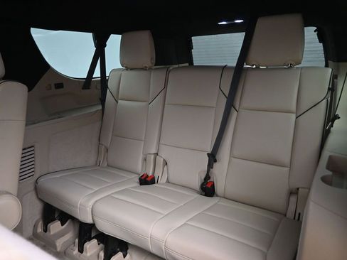 Used 2023 Cadillac Escalade ESV Premium Luxury image 32