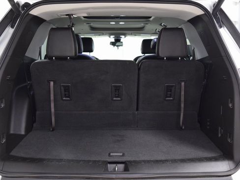 Used 2018 Chevrolet Traverse LT image 24