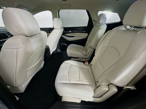 Used 2023 Buick Enclave Essence image 28
