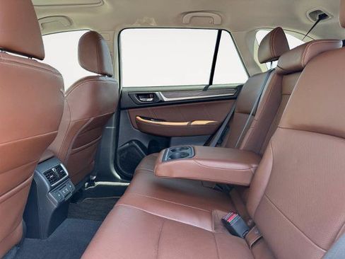 Used 2019 Subaru Outback 2.5i Touring AWD/4WD image 13