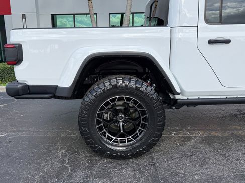 Used 2024 Jeep Gladiator Mojave image 5