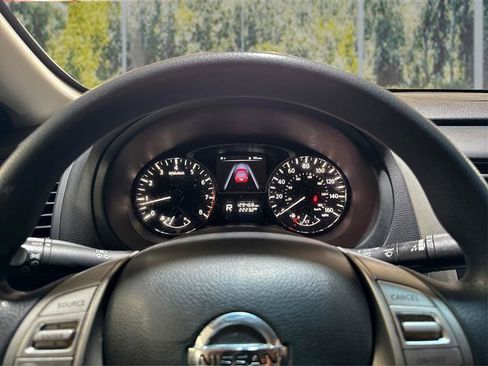 Used 2015 Nissan Altima 2.5 S w/ Special Edition Package FWD image 16