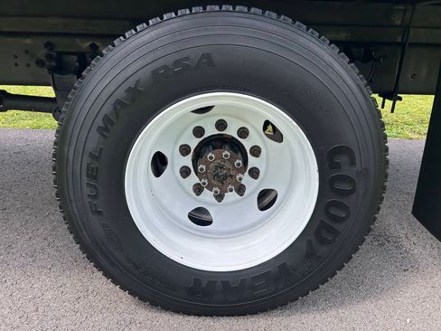 Used 2023 Ford F650 2WD Regular Cab Super Duty image 32