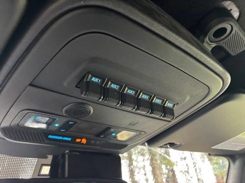 Used 2024 Ford Bronco Wildtrak AWD/4WD image 35