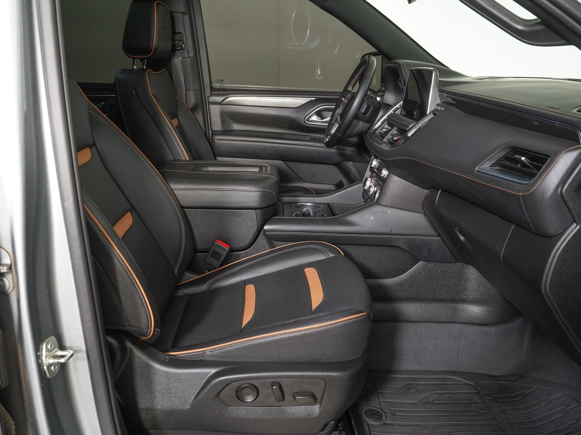 Used 2023 GMC Yukon AT4 AWD/4WD image 10