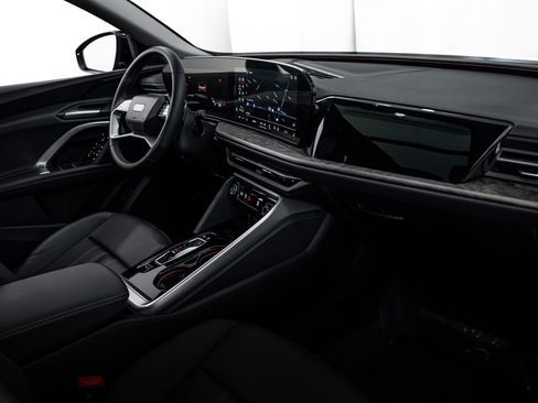Used 2025 Audi Q5 Premium w/ Convenience Package AWD/4WD image 8