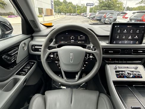 Used 2020 Lincoln Aviator Reserve w/ Equipment Group 202A AWD/4WD image 16