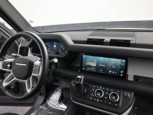 Used 2020 Land Rover Defender 110 SE AWD/4WD image 17