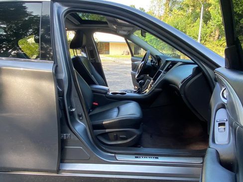 Used 2015 INFINITI Q50 w/ Moonroof Package RWD image 56