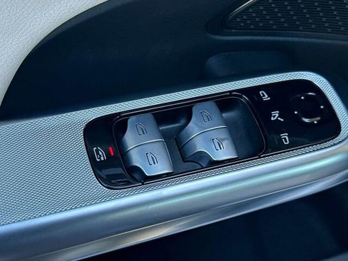 Used 2025 Mercedes-Benz E 350 Sedan image 14