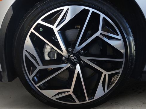 Used 2024 Hyundai Ioniq 6 SEL image 14