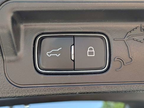 Used 2023 Ford Explorer ST RWD image 12
