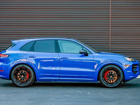 New 2025 Porsche Cayenne GTS image 8