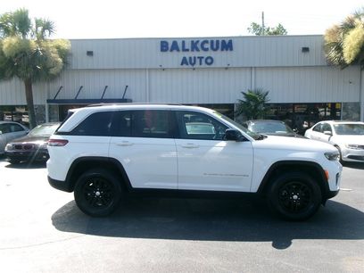 Used 2022 Jeep Grand Cherokee Laredo w/ Luxury Tech Group I