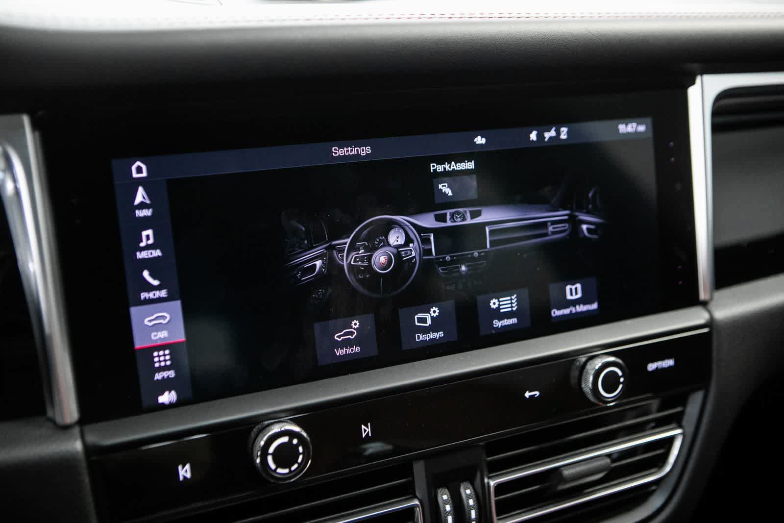 Used 2023 Porsche Macan AWD/4WD image 15