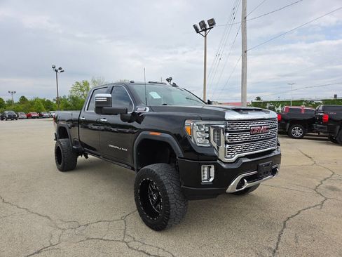 Used 2020 GMC Sierra 2500 Denali w/ Denali Ultimate Package AWD/4WD image 9
